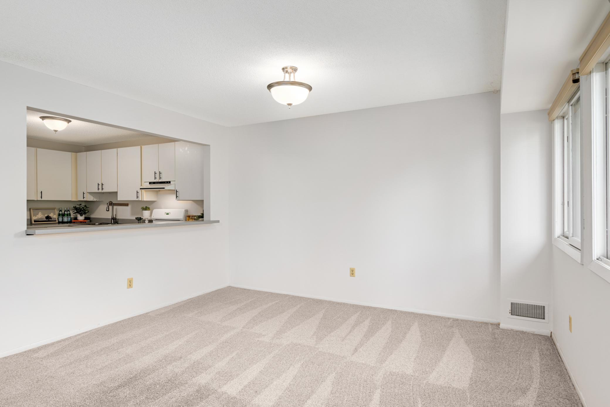 8944 Neill Lake Road, Unit 142B Eden Prairie, MN 55347 - Photo 5 of 37