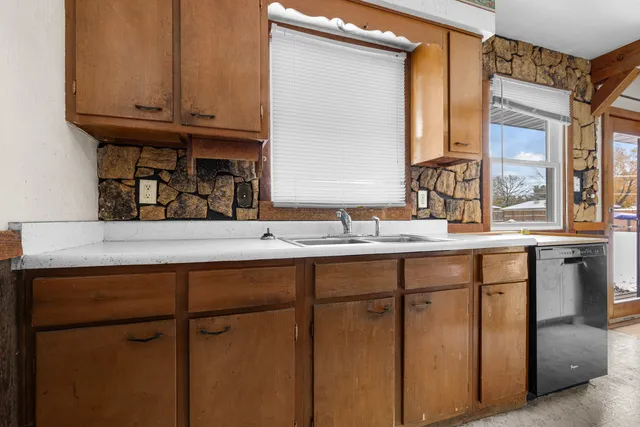 $185,000 | 11807 Ventura Boulevard, Machesney Park, IL 61115