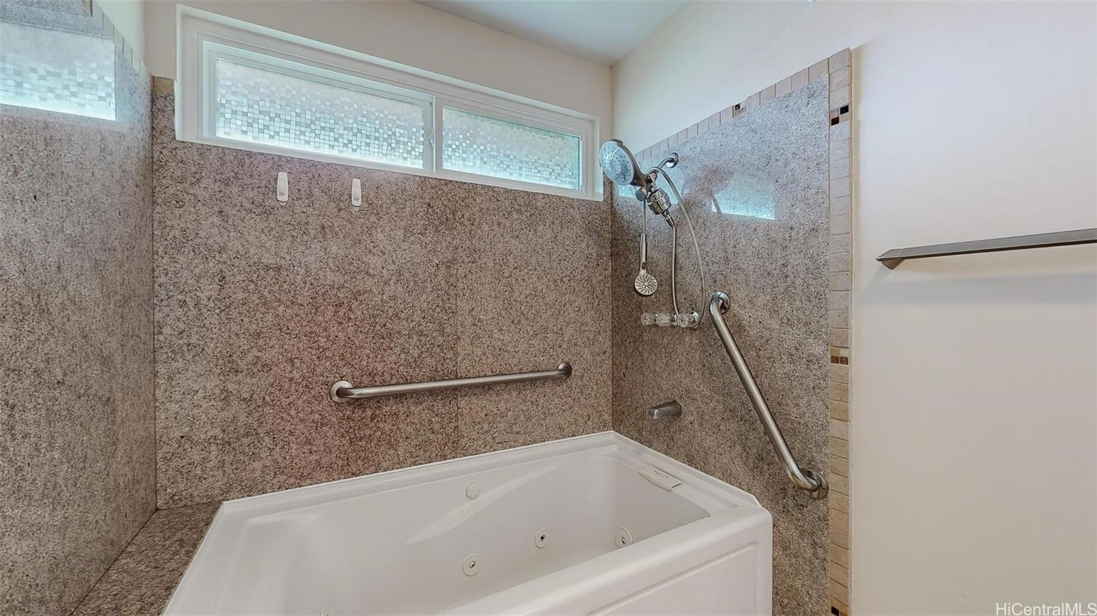 989 Kaluanui Road Honolulu, HI 96825 - Photo 19 of 25