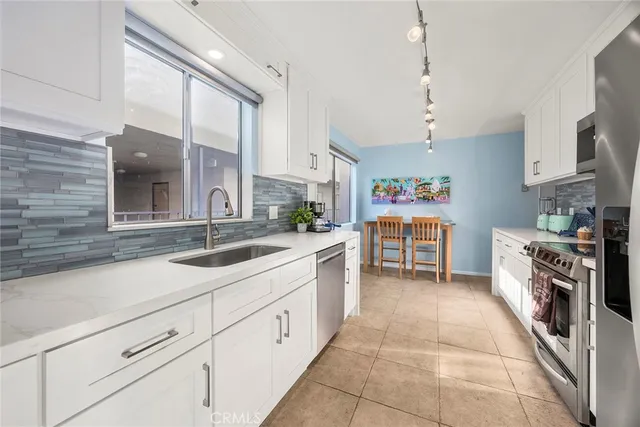 $499,900 | 2121 East 1st Street, Unit 308, Long Beach, CA 90803