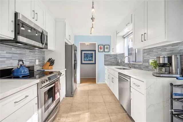 $499,900 | 2121 East 1st Street, Unit 308, Long Beach, CA 90803