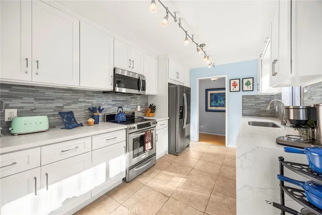 $499,900 | 2121 East 1st Street, Unit 308, Long Beach, CA 90803