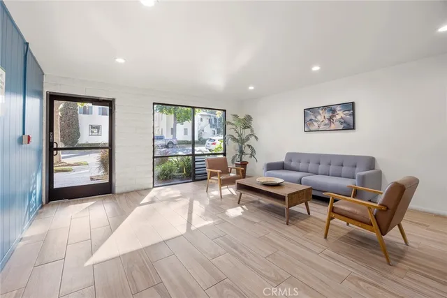 $499,900 | 2121 East 1st Street, Unit 308, Long Beach, CA 90803