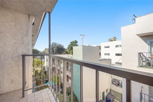 $499,900 | 2121 East 1st Street, Unit 308, Long Beach, CA 90803
