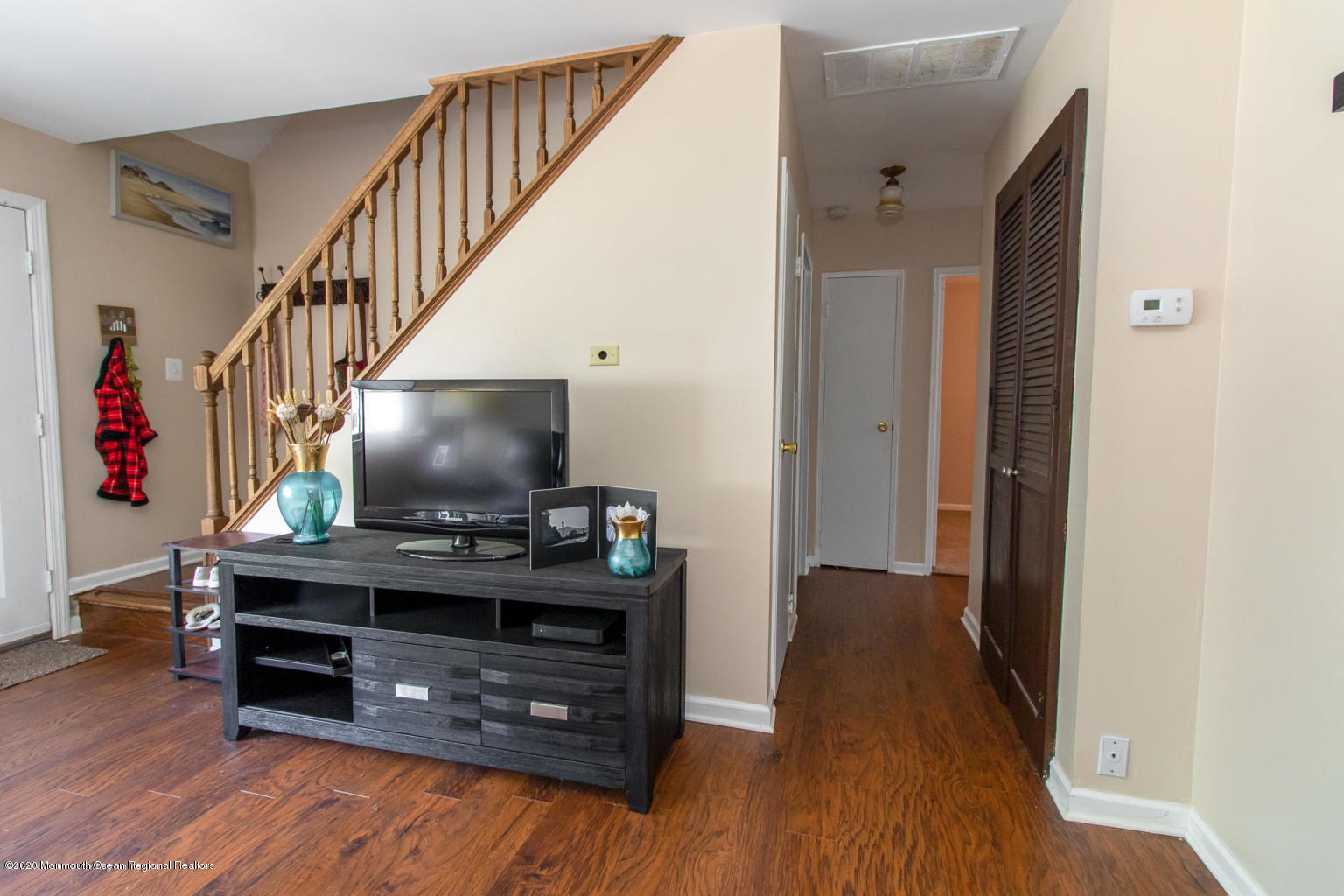 10 Farmdale Road Hazlet, NJ 07730 - Photo 4 of 5 10 farm hallway