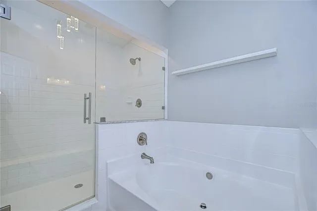 $535,000 | 512 Pinewalk Drive, Brandon, FL 33510