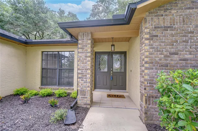 $535,000 | 512 Pinewalk Drive, Brandon, FL 33510