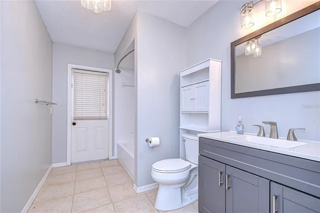 $535,000 | 512 Pinewalk Drive, Brandon, FL 33510