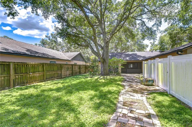 $535,000 | 512 Pinewalk Drive, Brandon, FL 33510