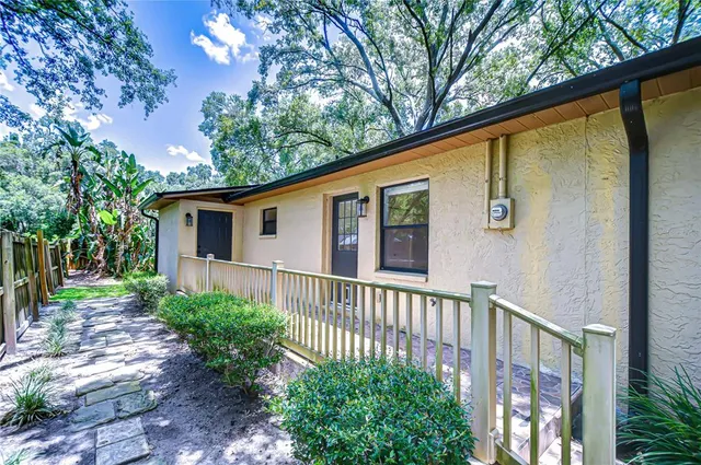 $535,000 | 512 Pinewalk Drive, Brandon, FL 33510