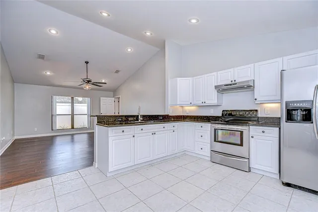 $535,000 | 512 Pinewalk Drive, Brandon, FL 33510