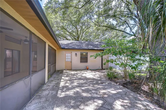 $535,000 | 512 Pinewalk Drive, Brandon, FL 33510