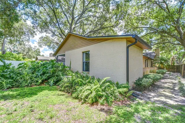 $535,000 | 512 Pinewalk Drive, Brandon, FL 33510