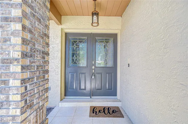 $535,000 | 512 Pinewalk Drive, Brandon, FL 33510