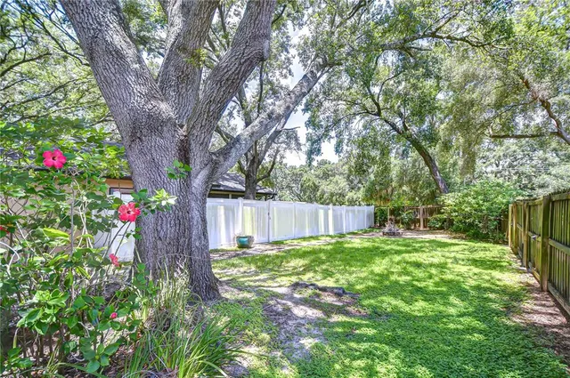 $535,000 | 512 Pinewalk Drive, Brandon, FL 33510