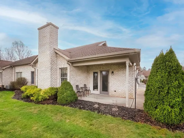 $369,000 | 218 Stoneybrook Drive, Cabot, PA 16023