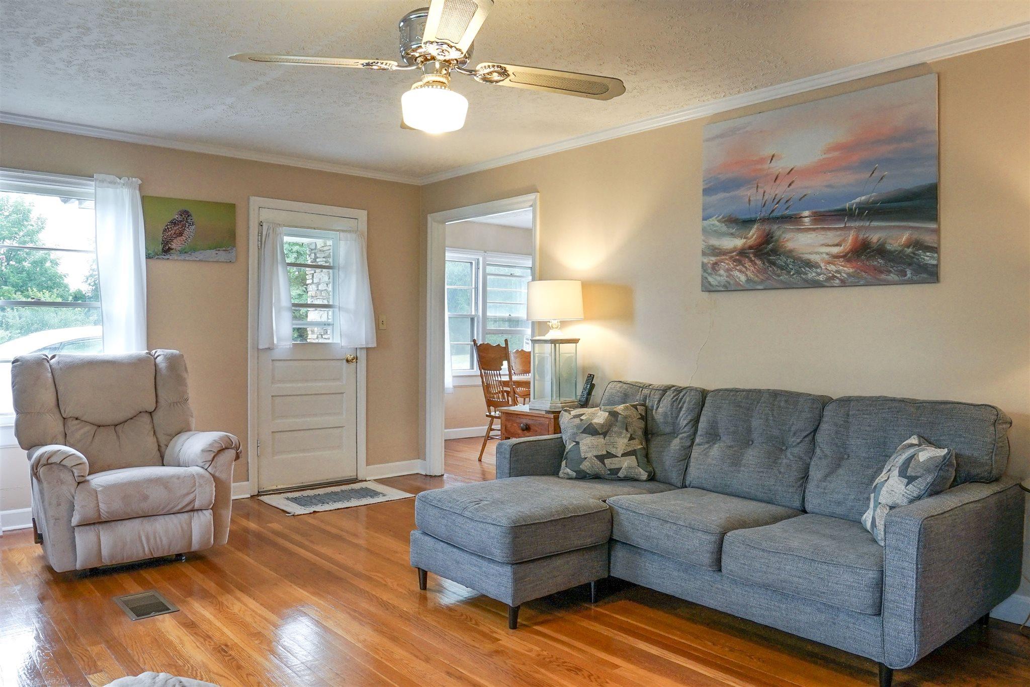 6571 Hylton Road Radford, VA 24141 - Photo 3 of 30 Gallery Image 3