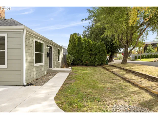 a view of a yard in the house