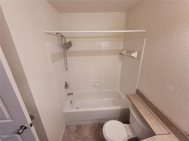 $1,450 | 5934 Brickleberry Lane, Unit 204, Zephyrhills, FL 33541