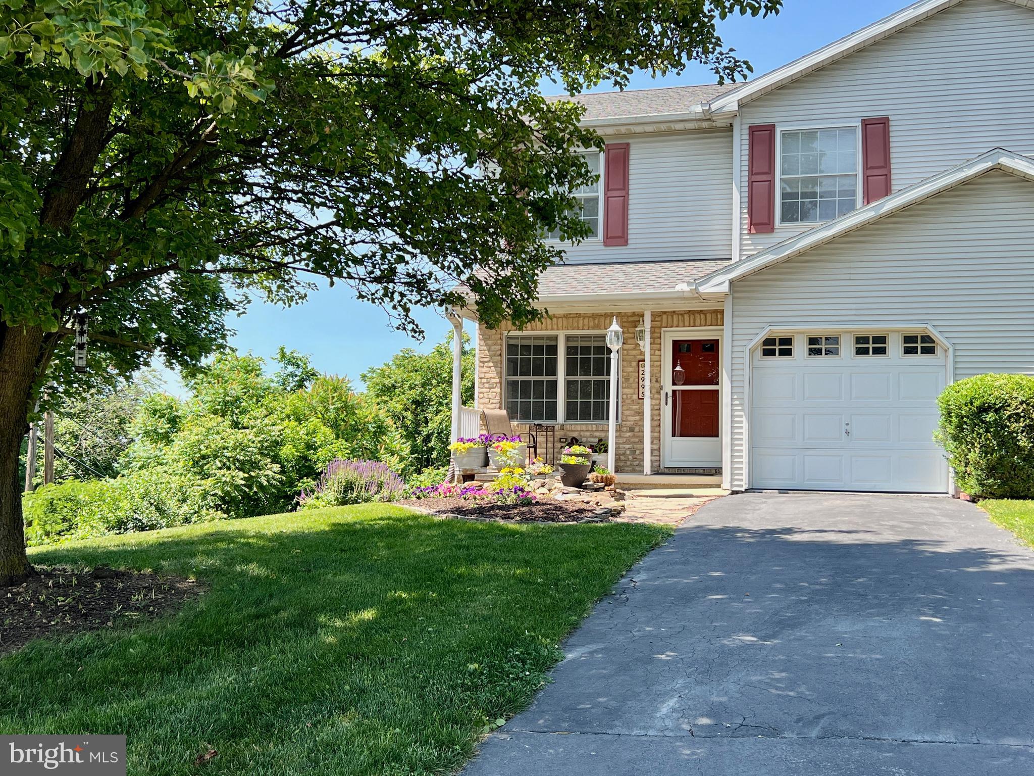 2995 Robin Road York, PA 17404 - Photo 1 of 38 Gallery Image 1