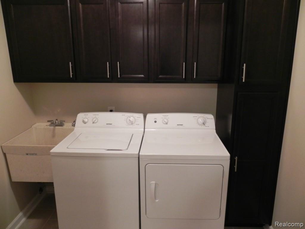 23251 Farmington Road Farmington, MI 48336 - Photo 18 of 40