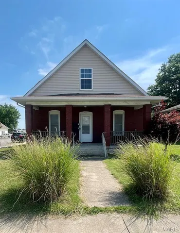 $1,050 | 452 East Ferguson Avenue, Unit A, Wood River, IL 62095