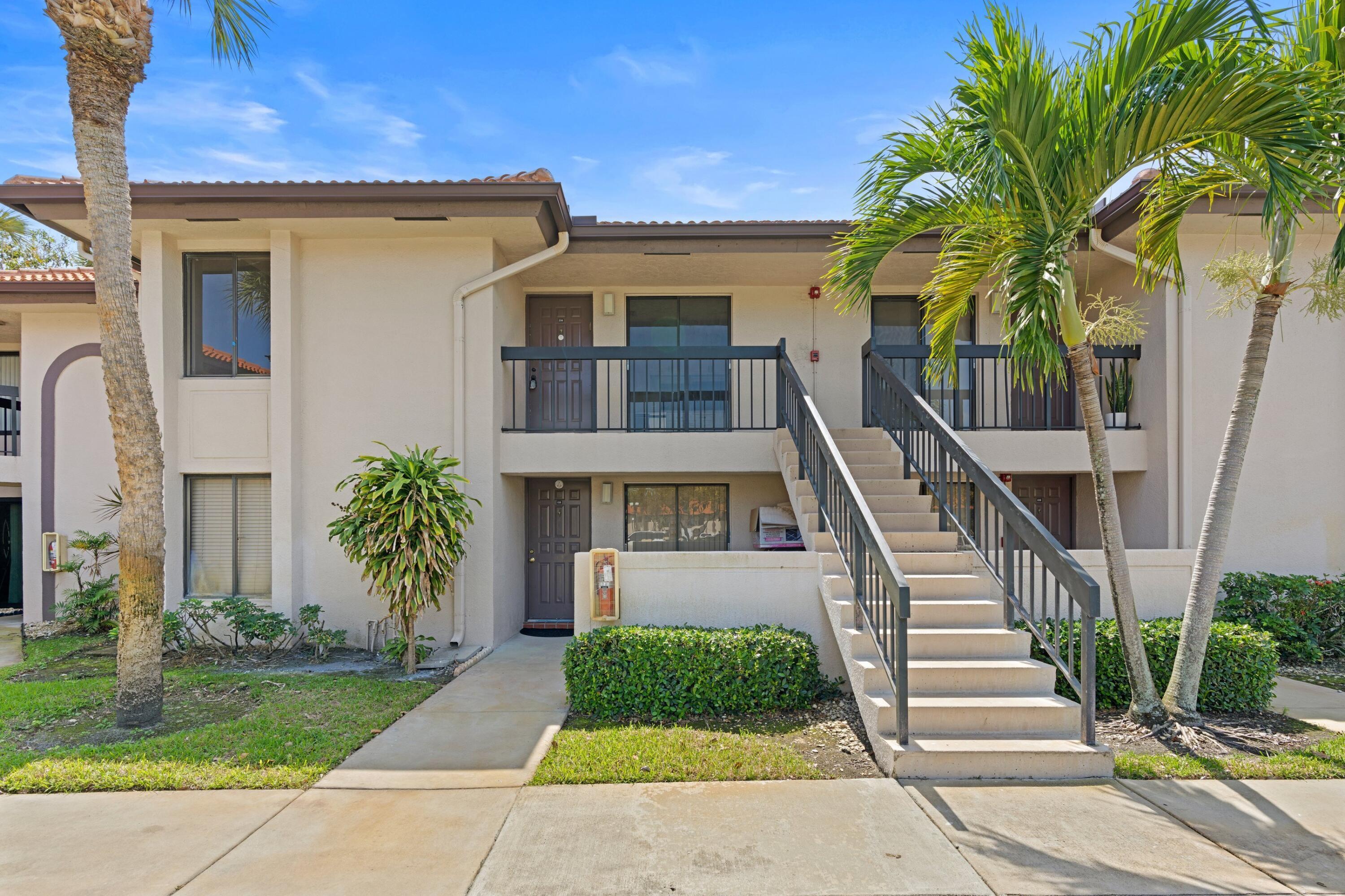 350 Club Circle, Unit 208 Boca Raton, FL 33487 - Photo 2 of 15 2