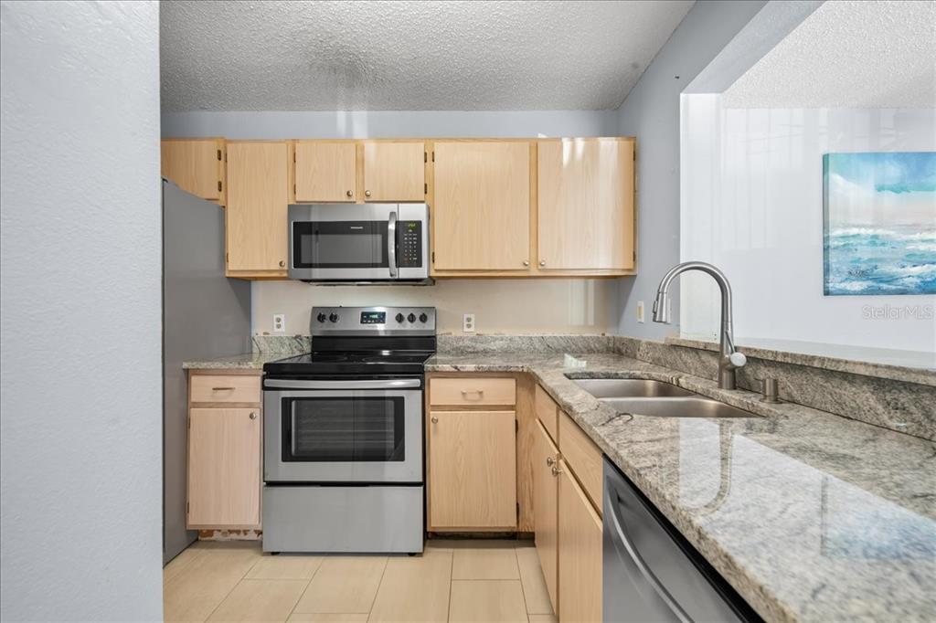 3705 Southwest 27th Street, Unit 611 Gainesville, FL 32608 - Photo 16 of 30