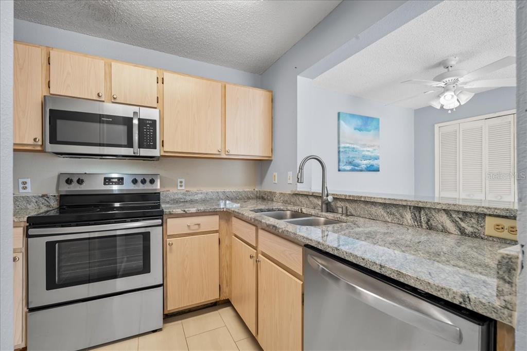 3705 Southwest 27th Street, Unit 611 Gainesville, FL 32608 - Photo 17 of 30