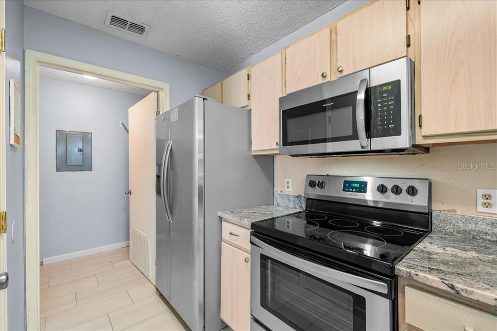 3705 Southwest 27th Street, Unit 611 Gainesville, FL 32608 - Photo 18 of 30