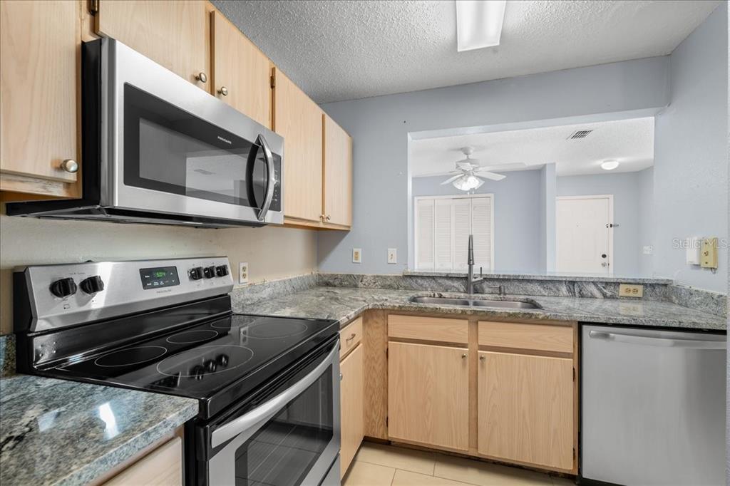 3705 Southwest 27th Street, Unit 611 Gainesville, FL 32608 - Photo 19 of 30
