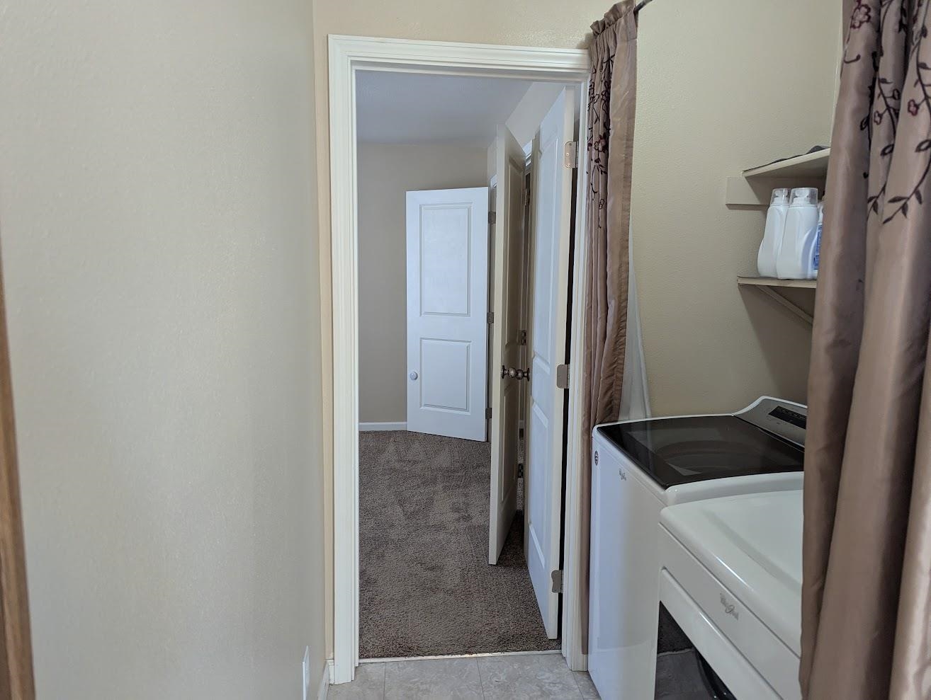 435 32 Road, Unit 907 Clifton, CO 81520 - Photo 7 of 24 a bathroom with a sink and a mirror