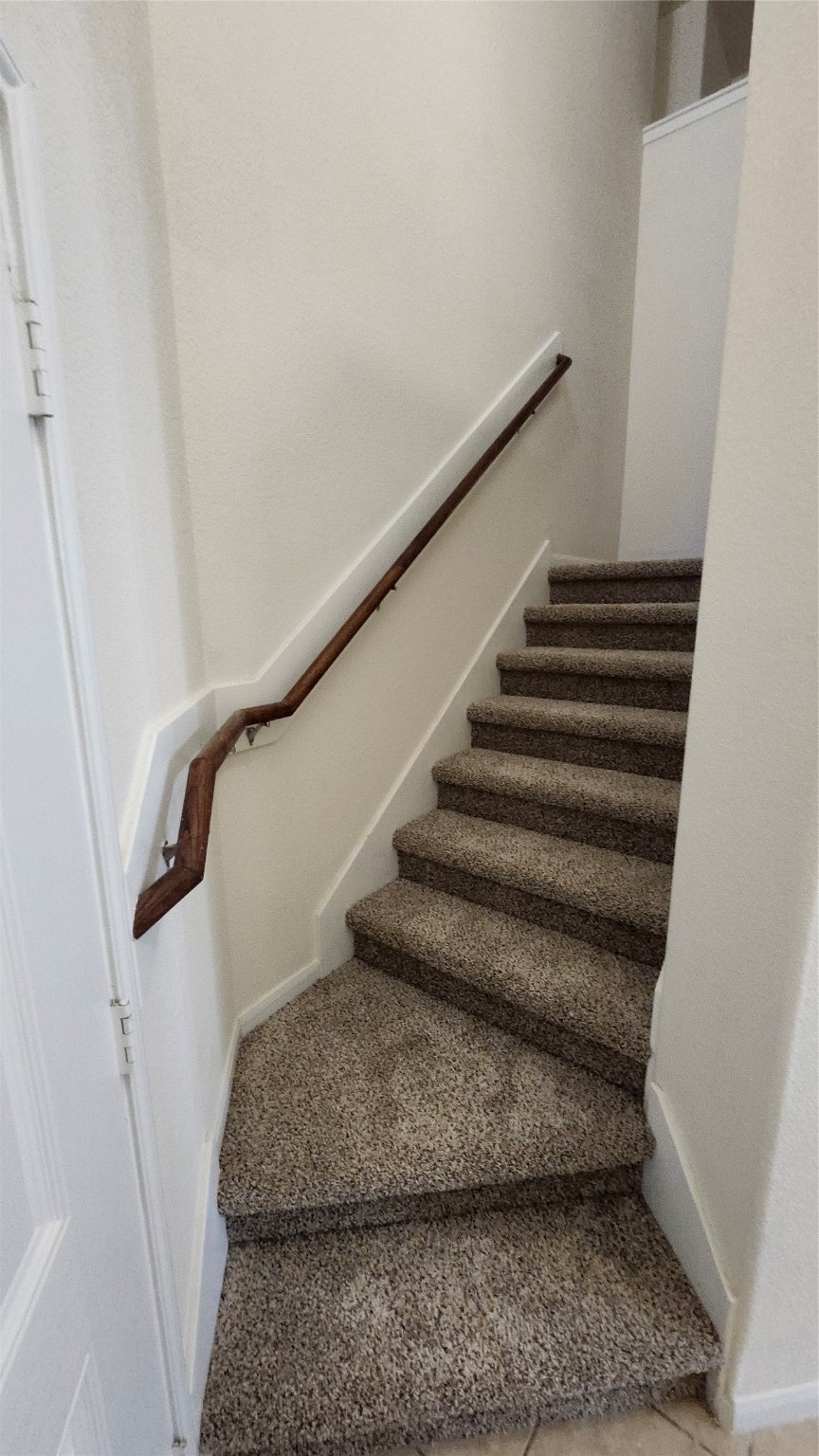 17122 Amarose Drive Houston, TX 77090 - Photo 5 of 12 a view of entryway