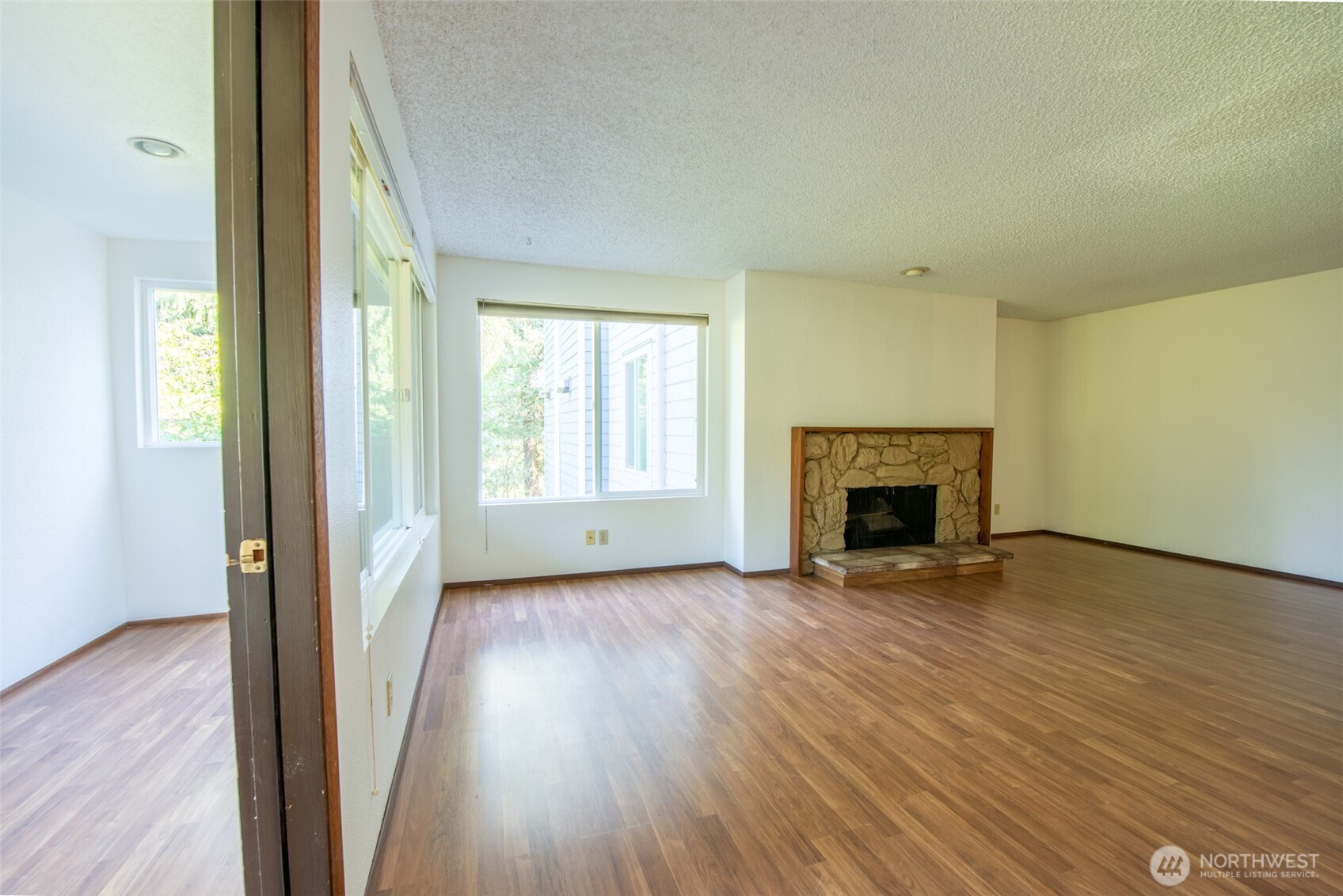 17417 Ashworth Avenue North, Unit 303 Shoreline, WA 98133 - Photo 4 of 24