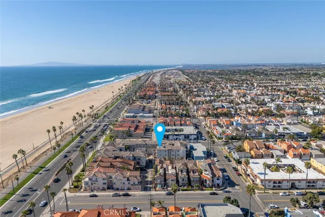 $1,065,000 | 1516 Pacific Coast Highway, Unit 101, Huntington Beach, CA 92648