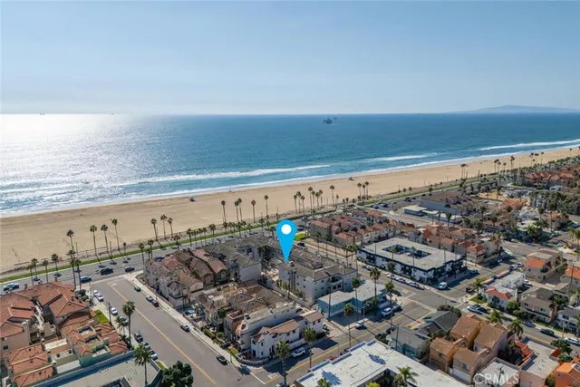 $1,065,000 | 1516 Pacific Coast Highway, Unit 101, Huntington Beach, CA 92648