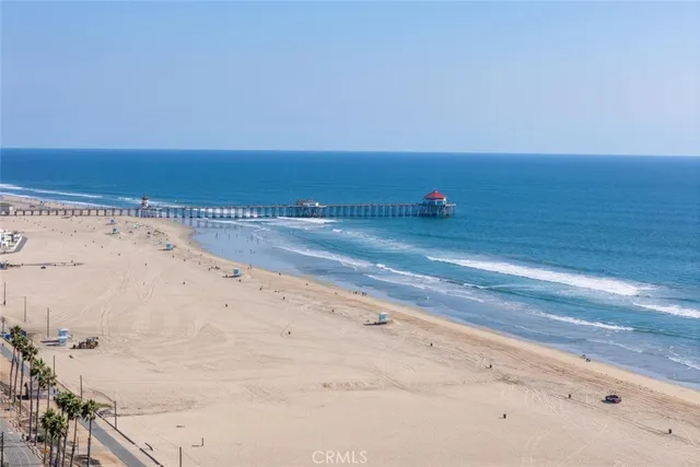 $1,065,000 | 1516 Pacific Coast Highway, Unit 101, Huntington Beach, CA 92648