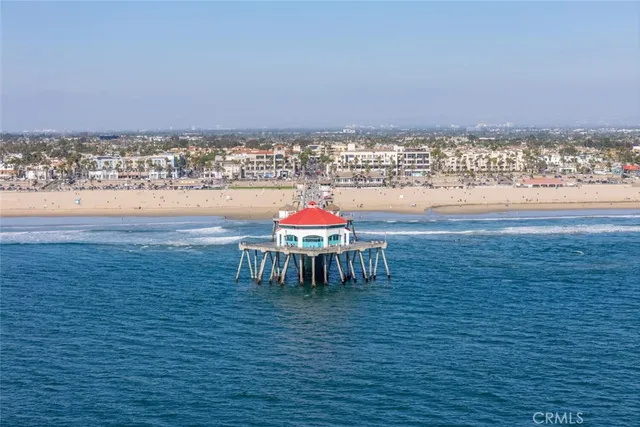 $1,065,000 | 1516 Pacific Coast Highway, Unit 101, Huntington Beach, CA 92648