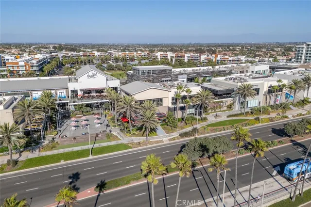 $1,065,000 | 1516 Pacific Coast Highway, Unit 101, Huntington Beach, CA 92648