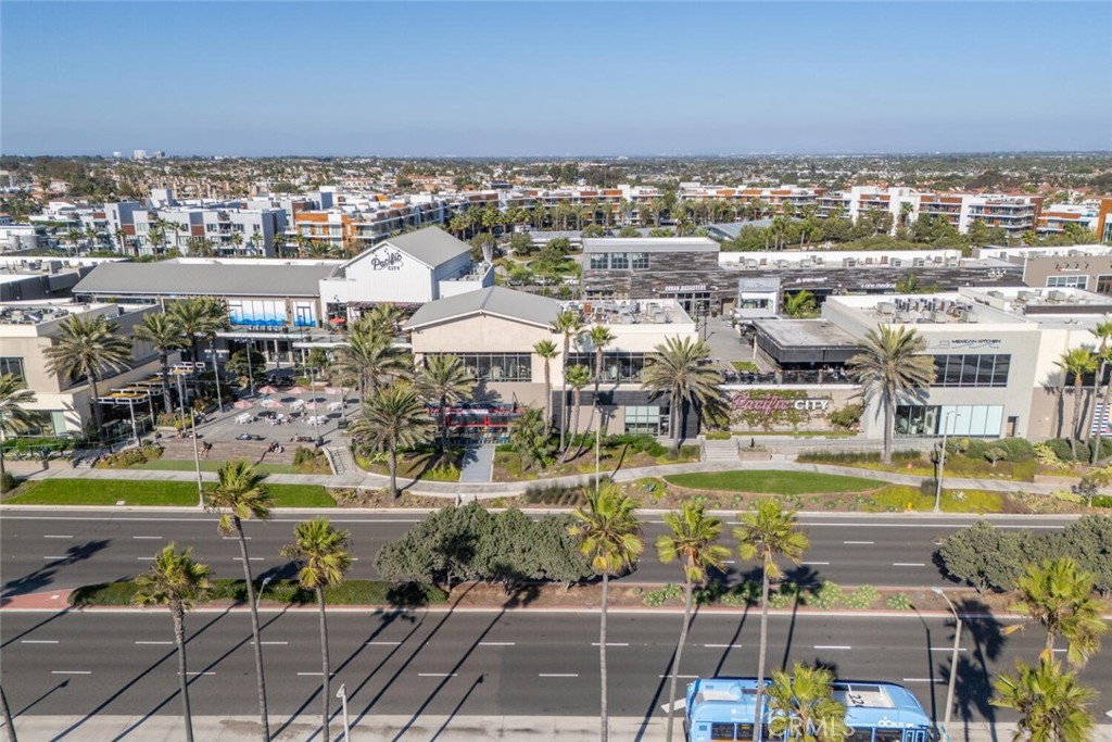 1516 Pacific Coast Highway, Unit 101 Huntington Beach, CA 92648 - Photo 56 of 58 a view of a city