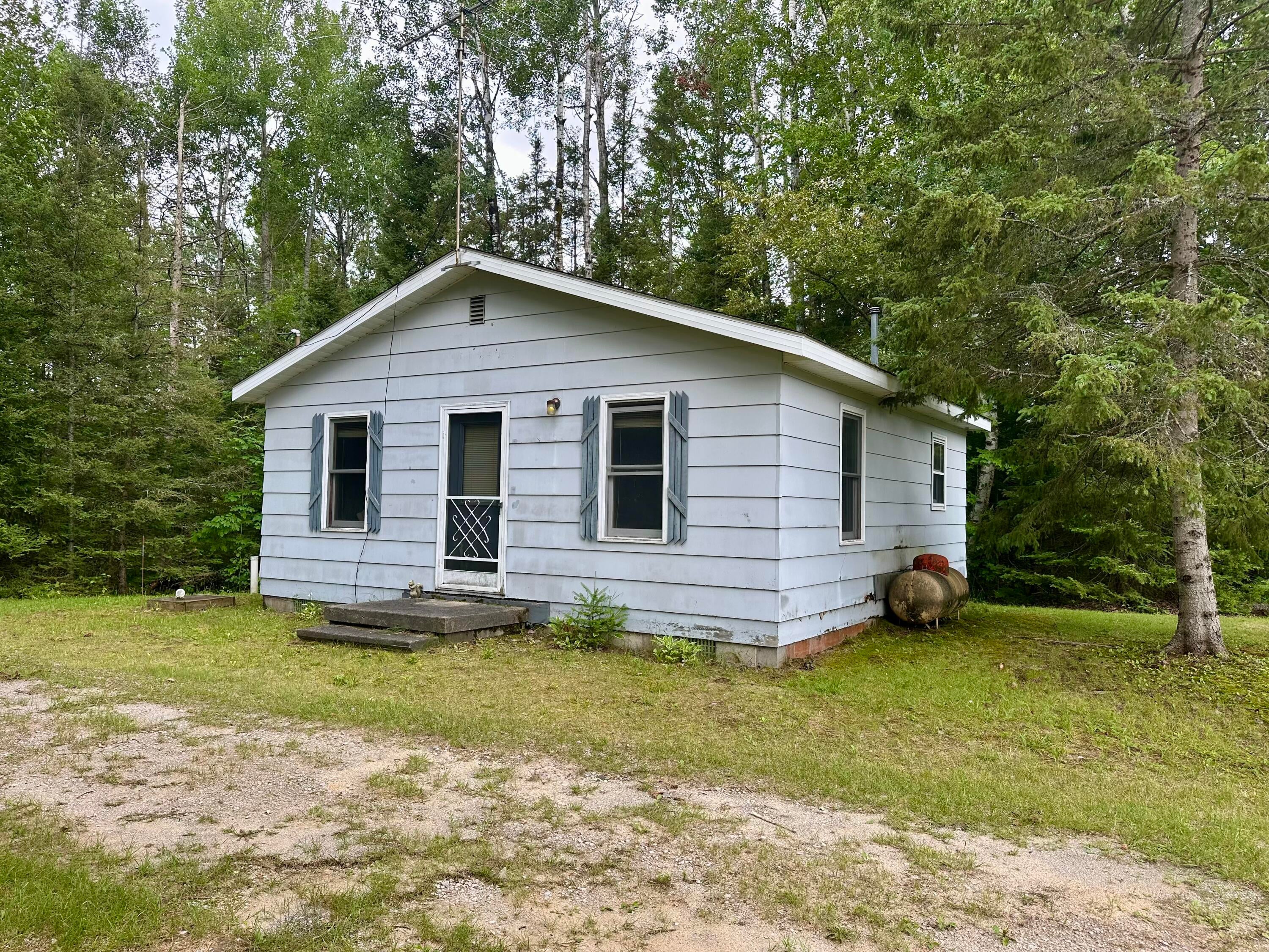18860 Lockwood Lake Road Atlanta, MI 49709 - Photo 33 of 47