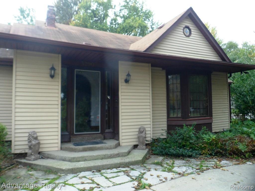 5290 Chicago Road Warren, MI 48092 - Photo 4 of 10 Front.jpg
