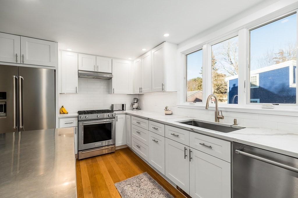 8 Forest Street Manchester, MA 01944 - Photo 4 of 32