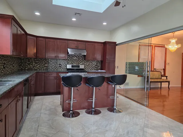 $4,200 | 561 Ave East, Bayonne, NJ 07002