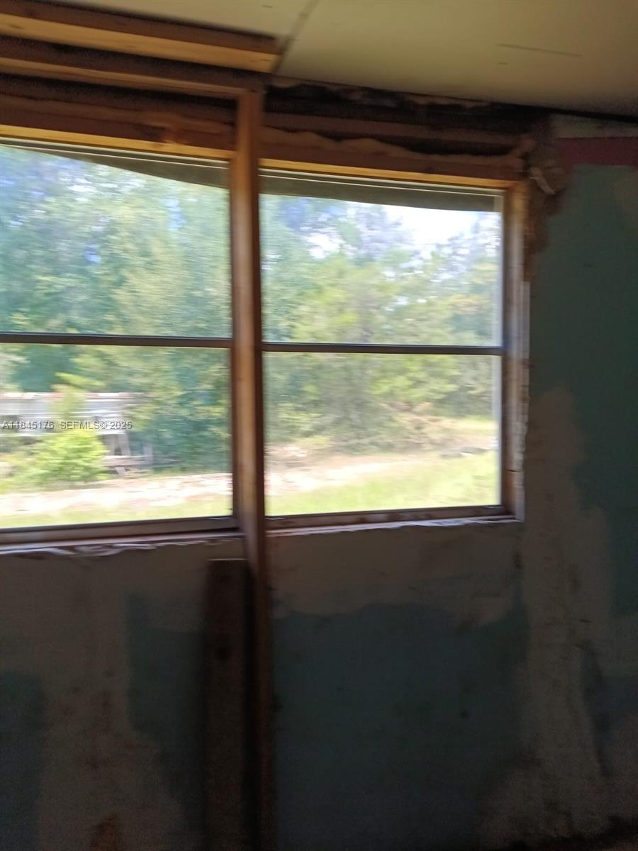 147 2nd Way Interlachen, FL 32148 - Photo 18 of 28 a view of window