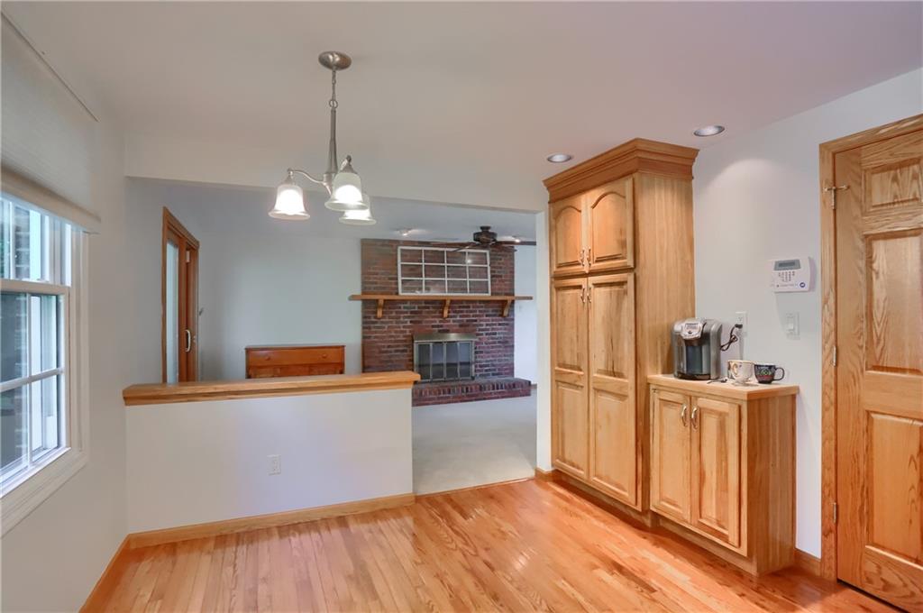 217 Baintree Road Moon Township, PA 15108 - Photo 5 of 34 Gallery Image 5