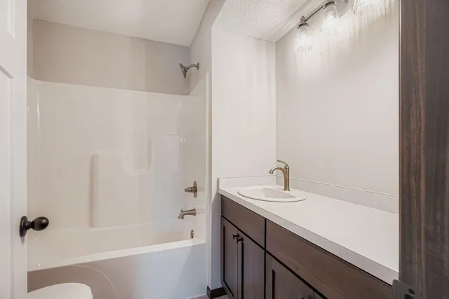 $484,900 | 510 Lois Lane, Lino Lakes, MN 55014