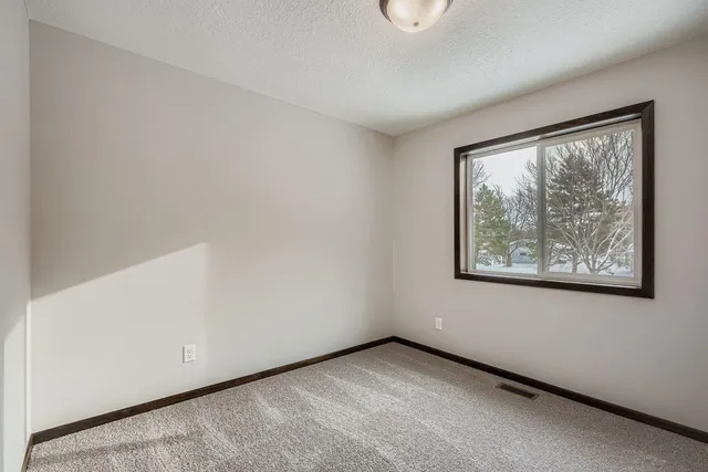 $484,900 | 510 Lois Lane, Lino Lakes, MN 55014