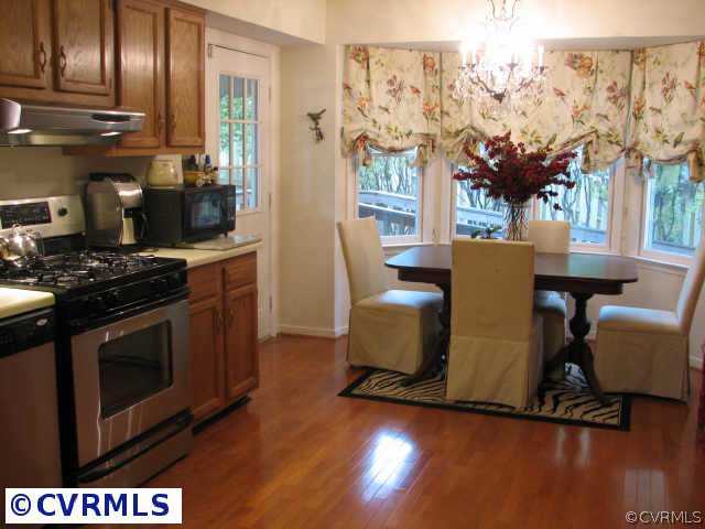 2119 Dresden Road Richmond, VA 23229 - Photo 3 of 9 Other - Eat in kitchen with bay window, ample spac