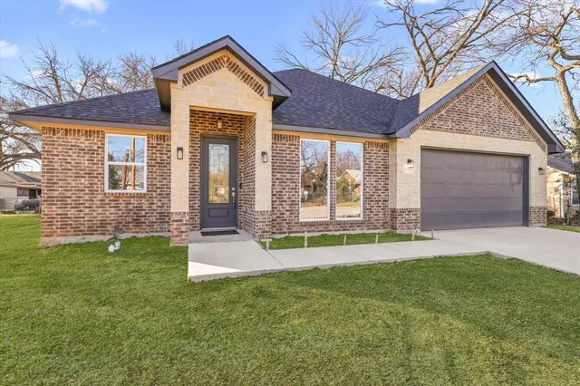 $369,000 | 5940 Wall Avenue, Haltom City, TX 76117